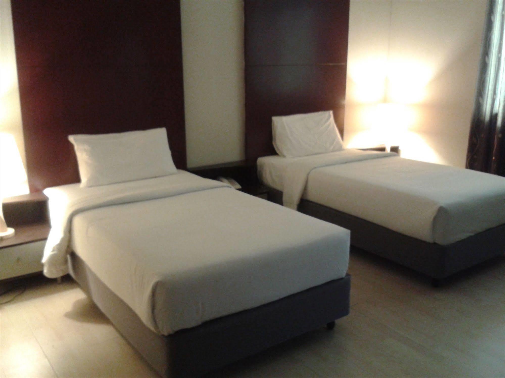 Ginasuite Kompleks27 Hotel Bandar Seri Begawan Kültér fotó